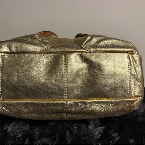 π¨π¦π¨π¦π¨π¦ NWOT Etienne Aigner Leather Metallic Gold Purseπ¨π¦π¨π¦π¨π¦ - Picture 4 of 12